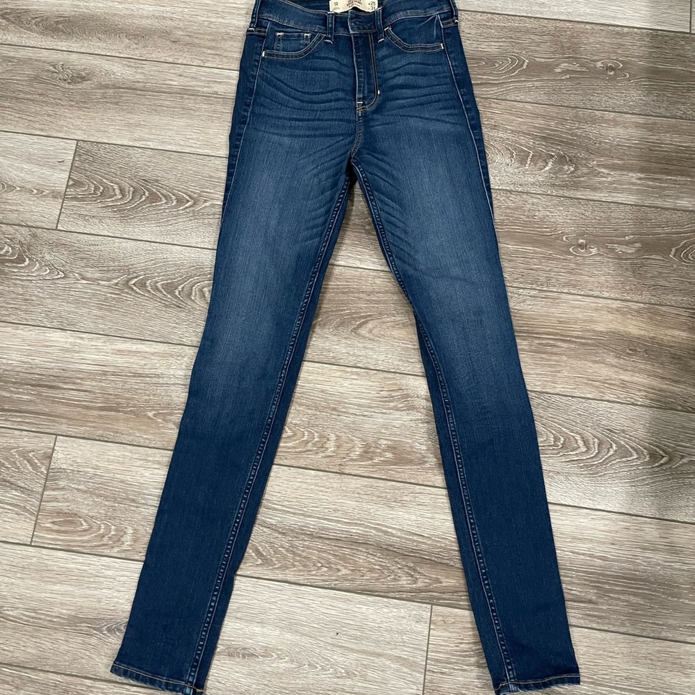 Hollister size 1 R skinny stretch jeans- excellent condition